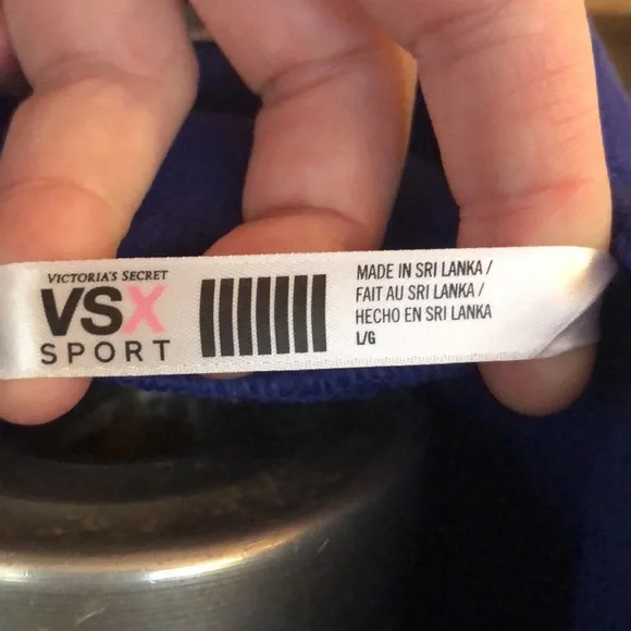 Victoria Secret 🤫 - Picture 5 of 6